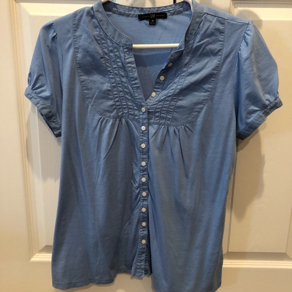 Gap blue button down